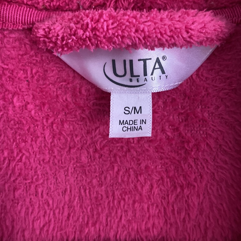 Hot Pink Bathrobe - Picture 3 of 4